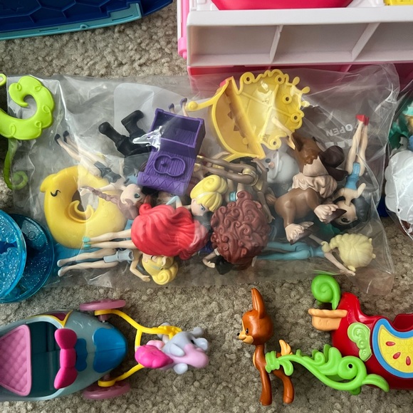 COPY - Disney Little Kingdom castle, frozen castle, Cinderella carriage plus mo… - Picture 7 of 9